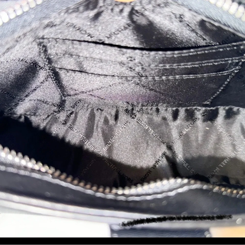 NWT Michael Kors Carmen Small Poucette shoulder Bag - Picture 9 of 14